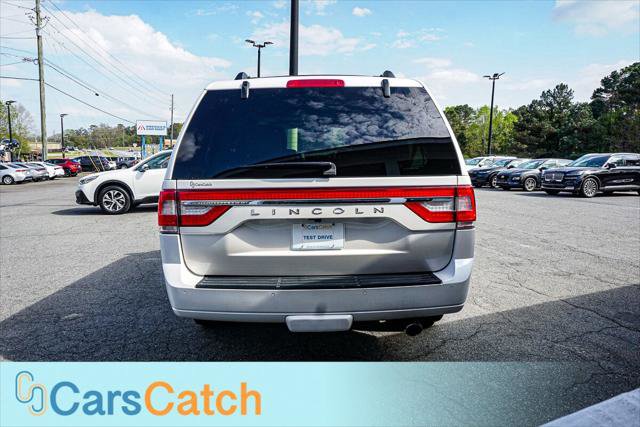 Used 2016 Lincoln Navigator Select image 14