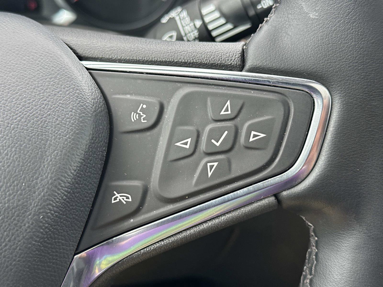 Certified 2024 Chevrolet Equinox Premier image 23