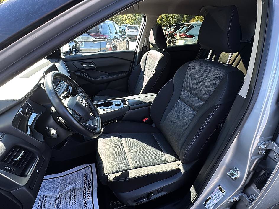 Certified 2025 Nissan Rogue SV AWD/4WD image 12
