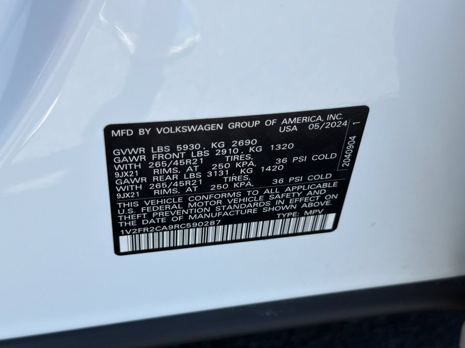 Used 2024 Volkswagen Atlas SEL Premium R-Line AWD/4WD image 28