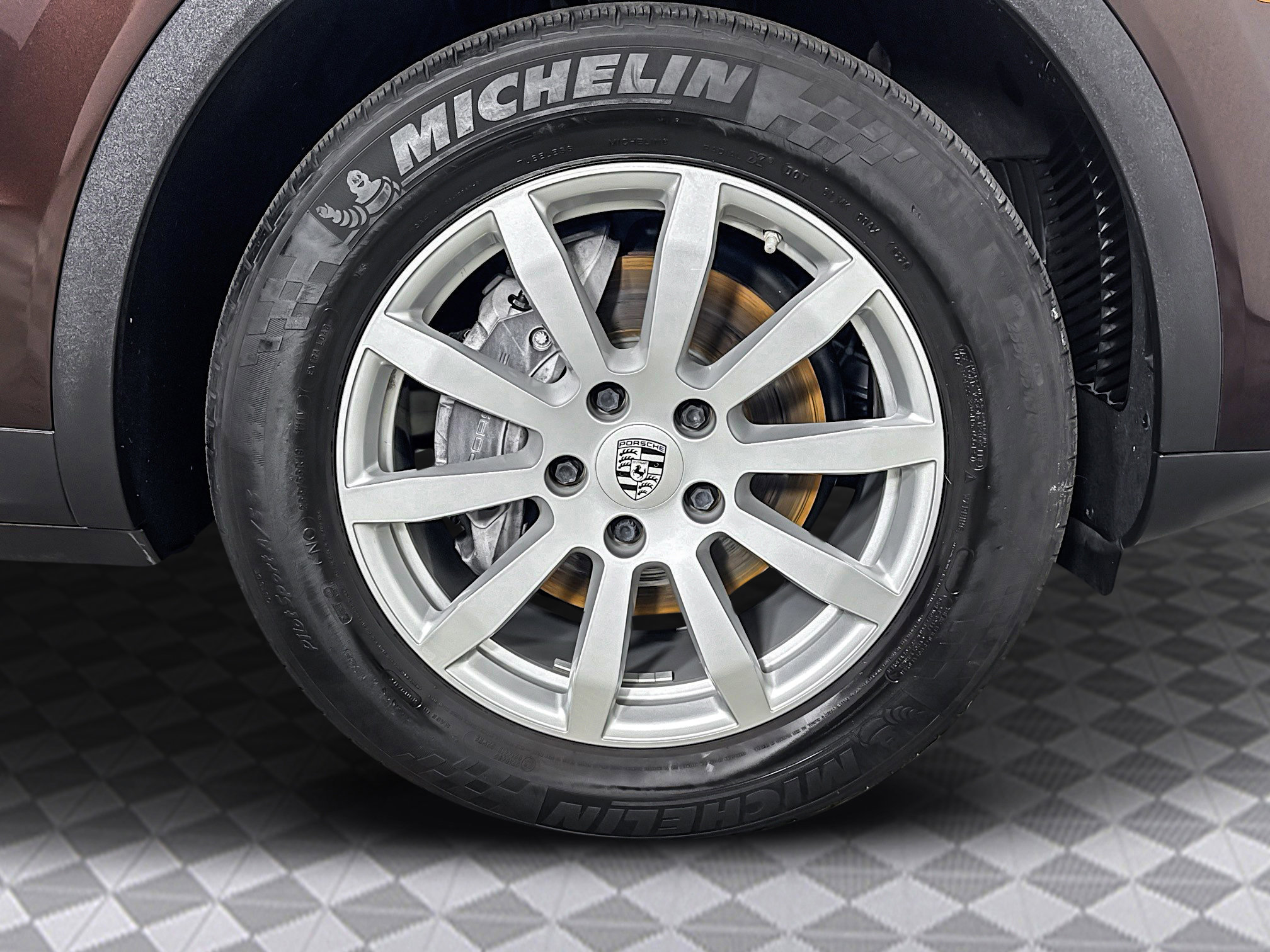 Used 2020 Porsche Cayenne image 31