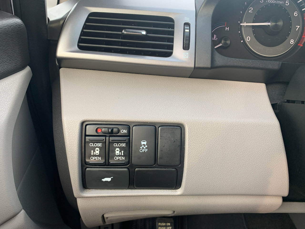 Used 2012 Honda Odyssey EX-L image 18