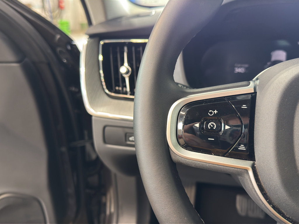 Used 2025 Volvo XC60 B5 Plus w/ Climate Package image 32