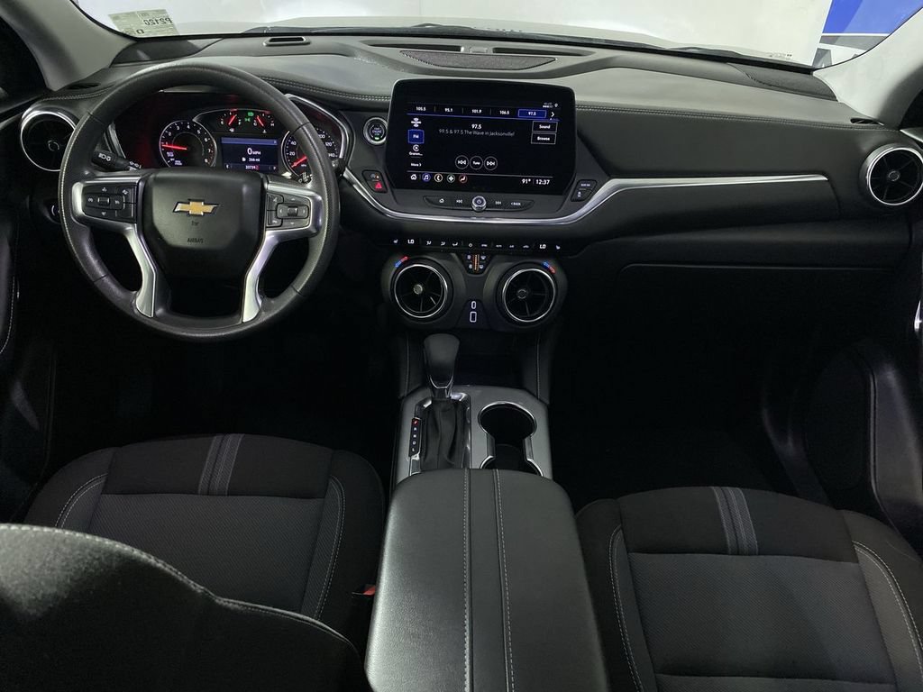 Used 2025 Chevrolet Blazer LT FWD image 25