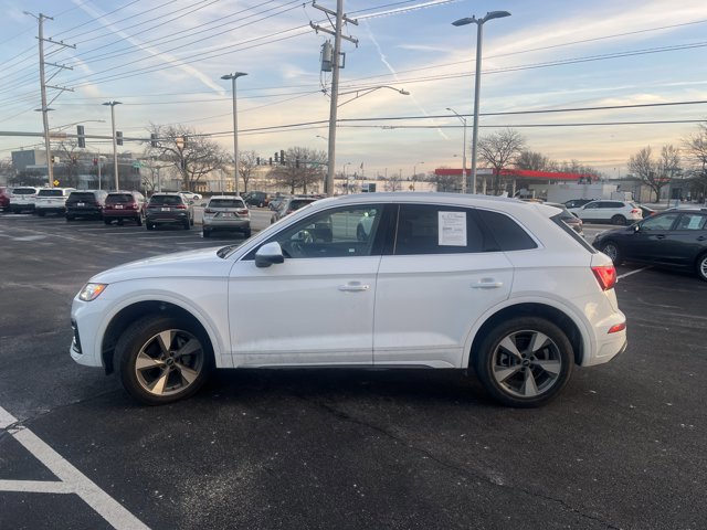Used 2023 Audi Q5 2.0T Premium w/ Convenience Package image 3