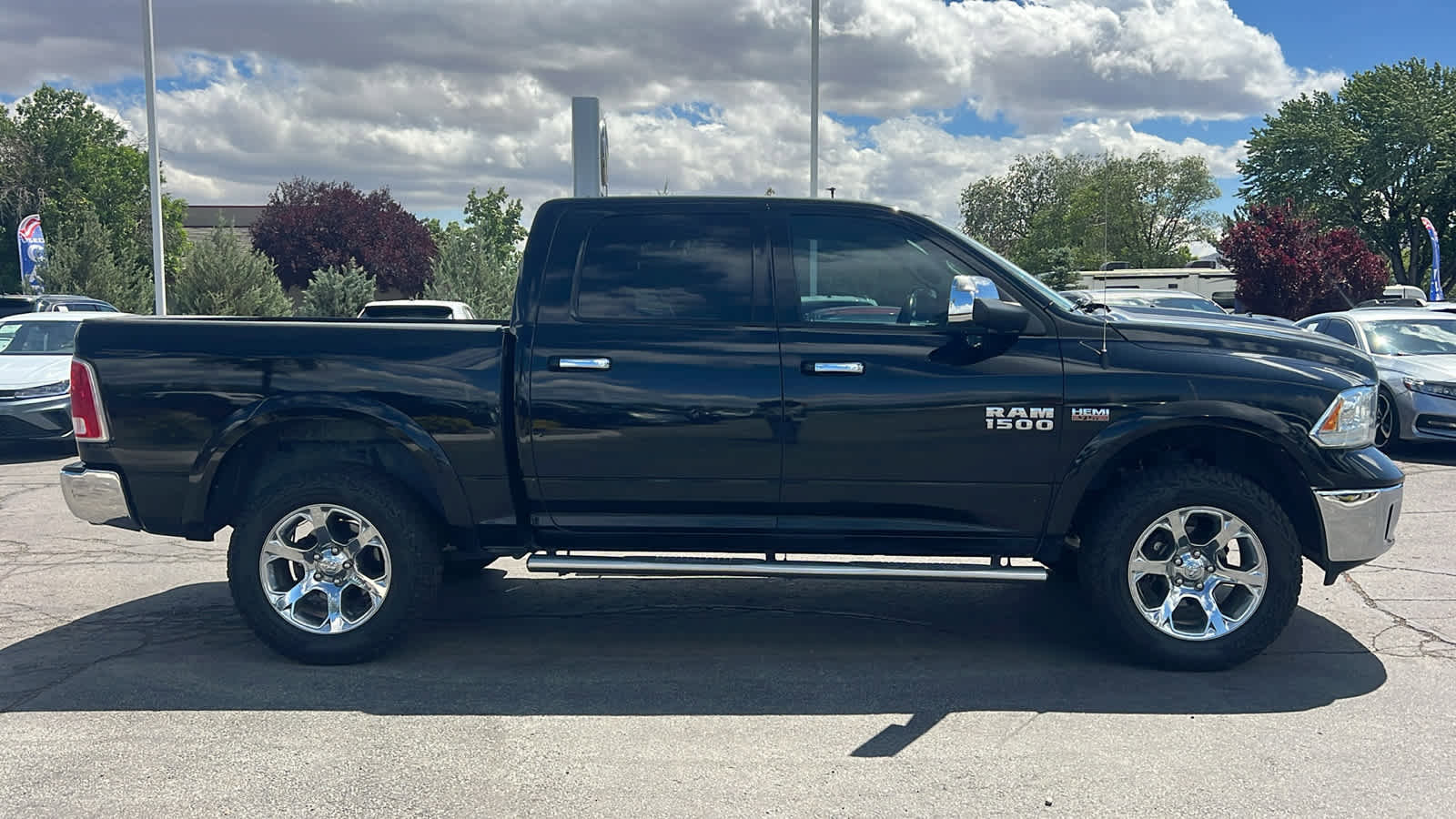 Used 2014 RAM 1500 Laramie w/ Convenience Group AWD/4WD image 4