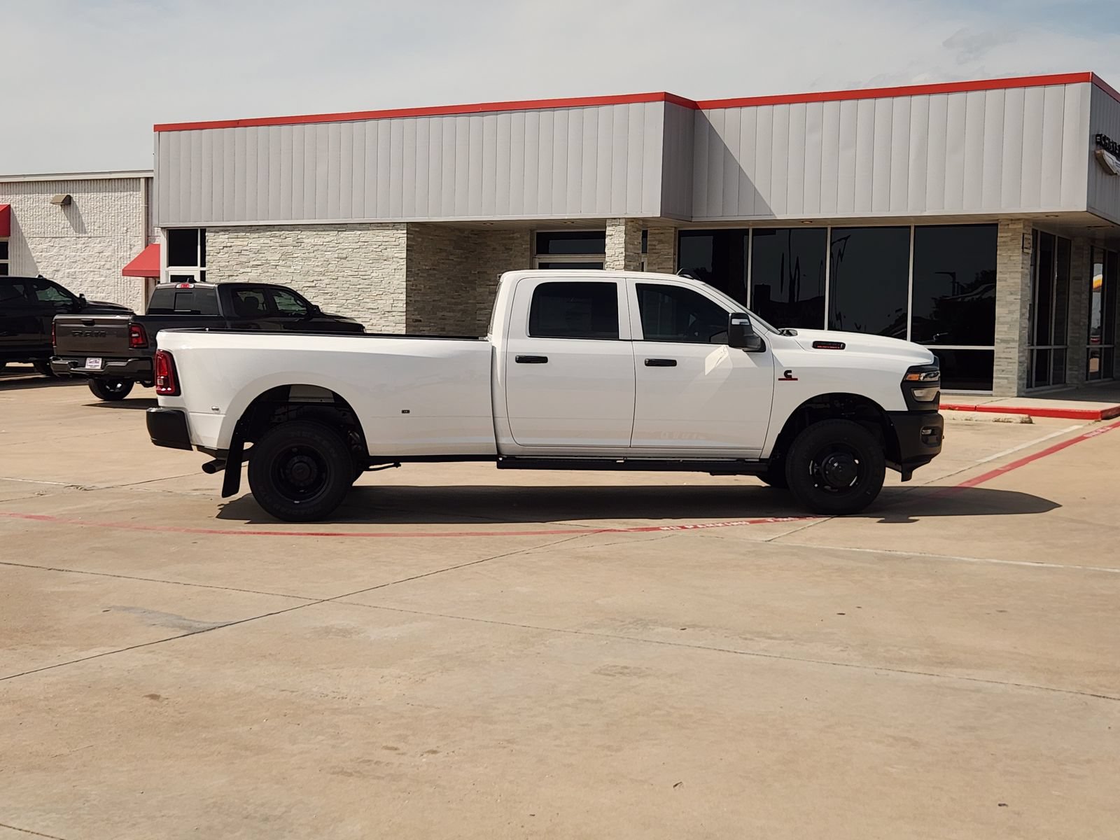 New 2026 RAM 3500 Tradesman AWD/4WD image 7