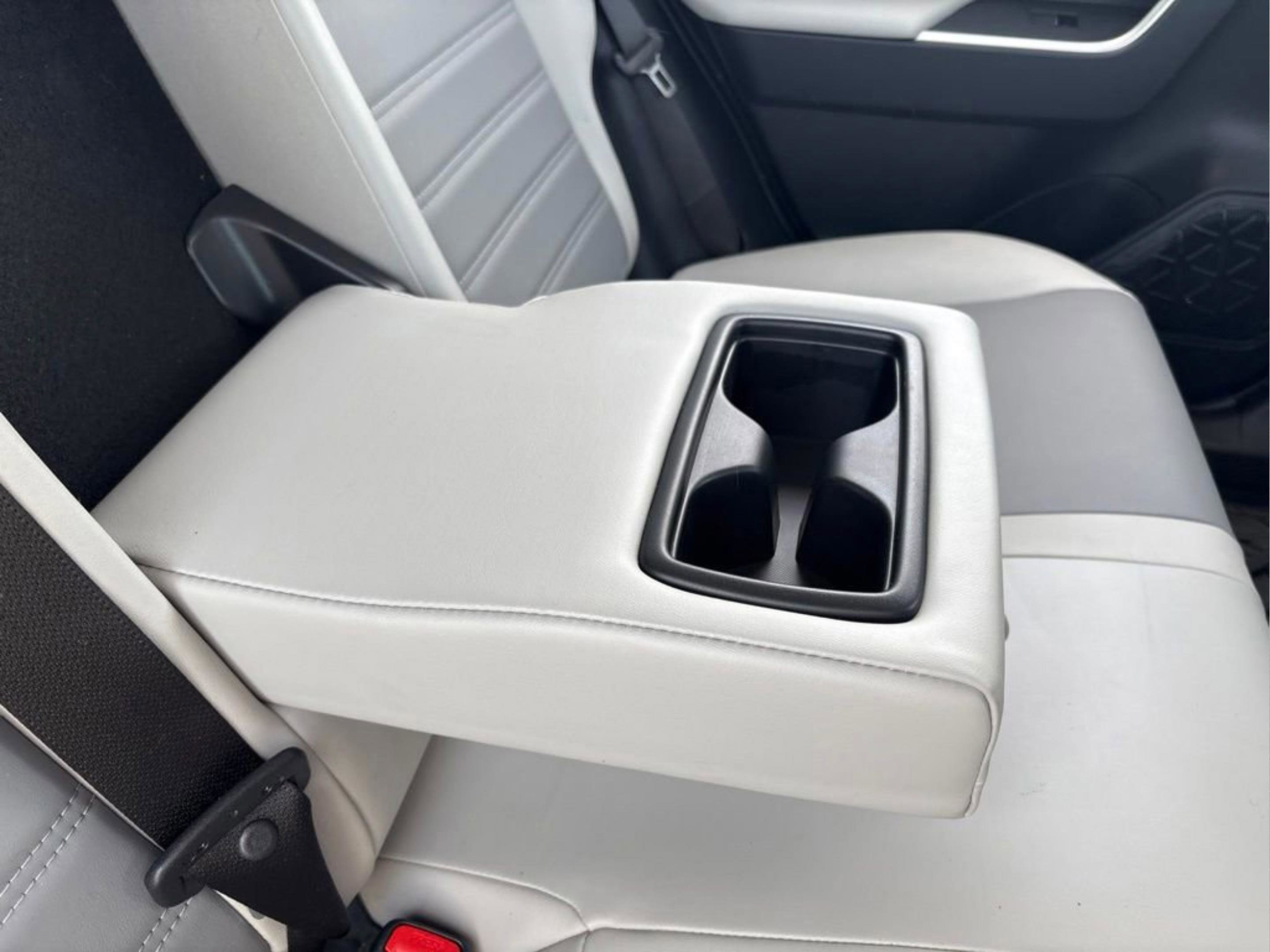 Used 2023 Toyota RAV4 XLE Premium FWD image 34