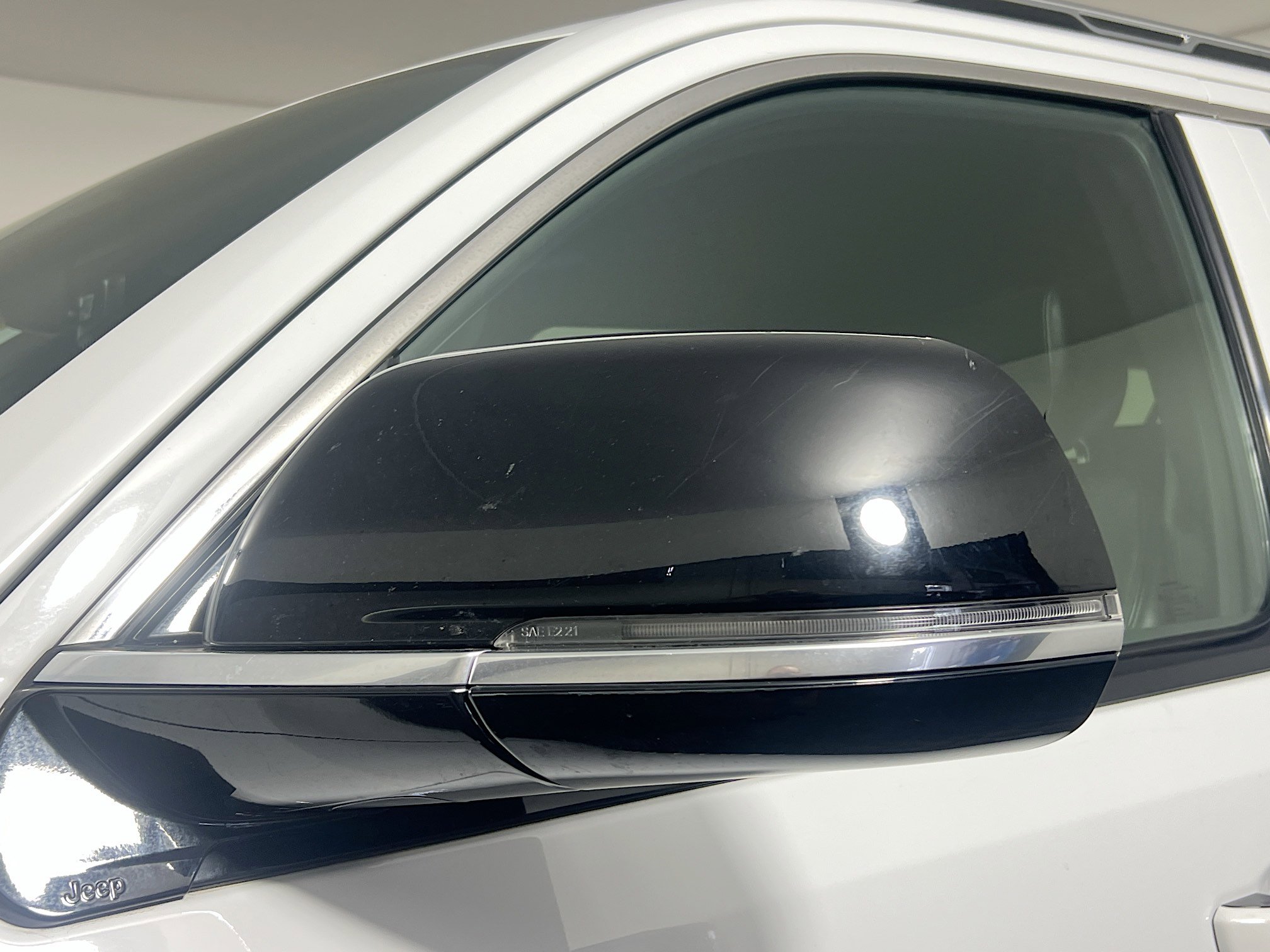 Used 2023 Jeep Wagoneer L Series II image 12