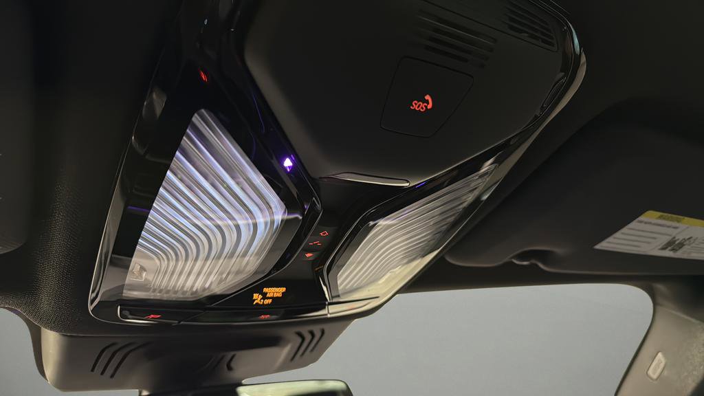 Used 2022 BMW X5 M50i w/ Executive Package image 24