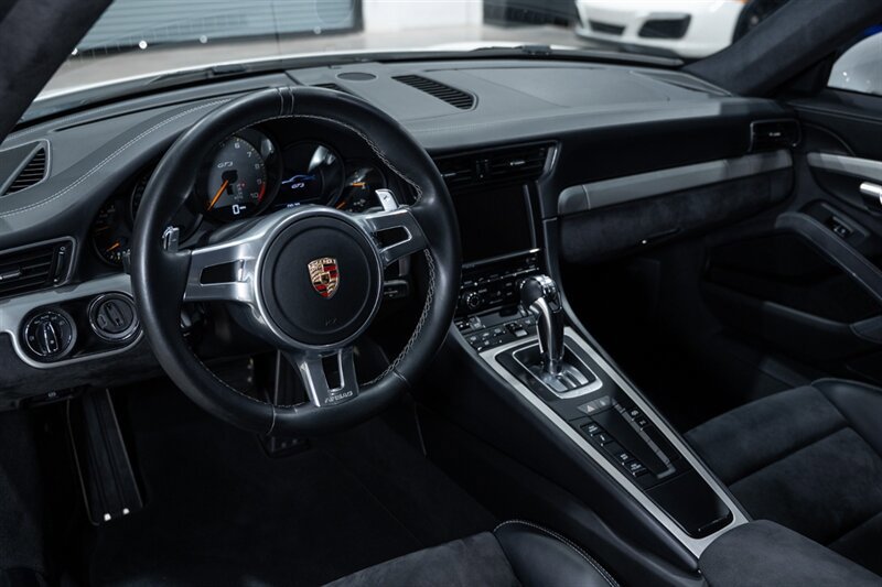 Used 2015 Porsche 911 GT3 RWD image 45