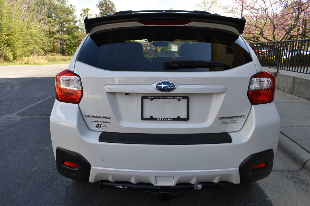 Used 2017 Subaru Crosstrek 2.0i Premium w/ 17" Wheel Sport Package image 6