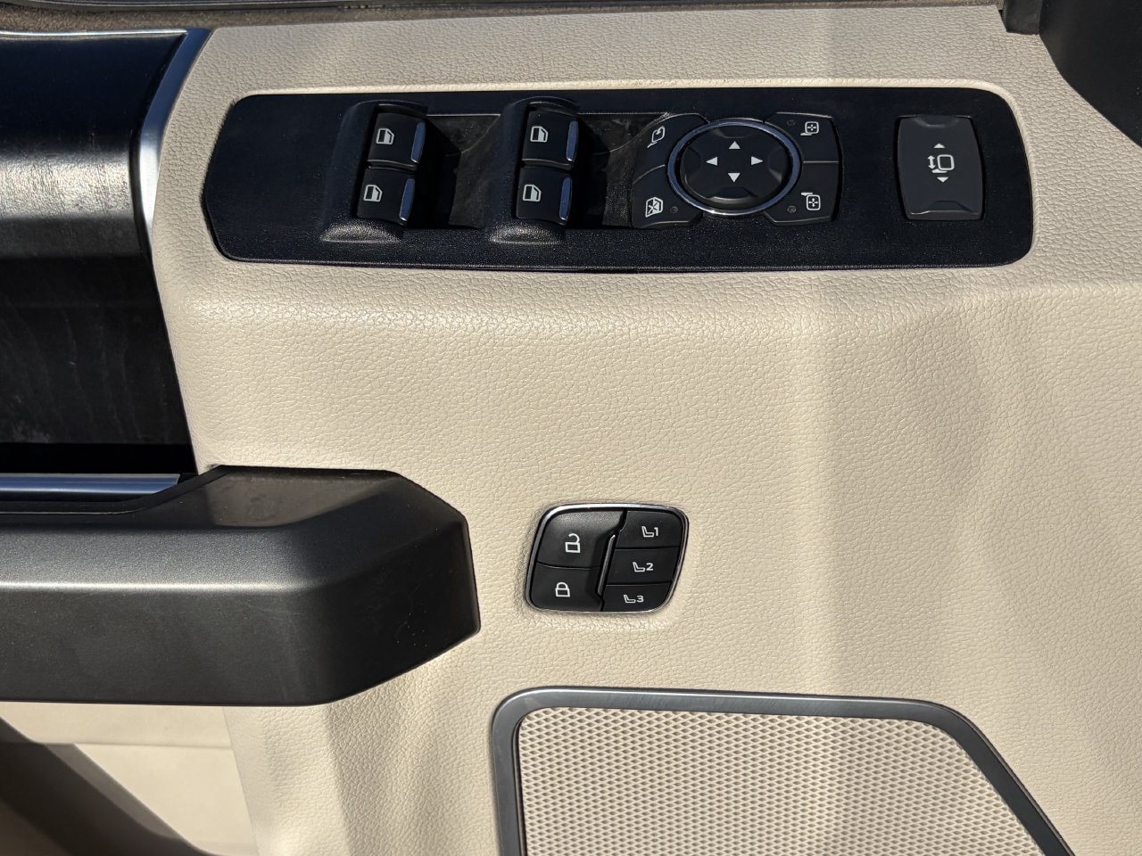 Used 2021 Ford F350 Limited AWD/4WD image 26
