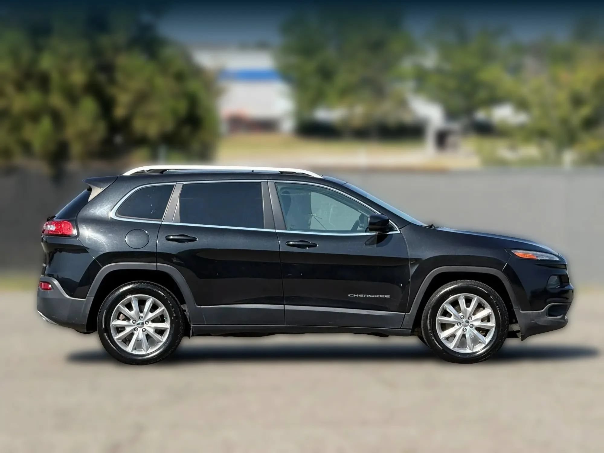 Used 2015 Jeep Cherokee Limited AWD/4WD image 7