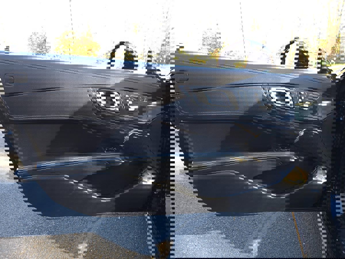 Used 2020 Mercedes-Benz SL 450 w/ Premium Package image 24