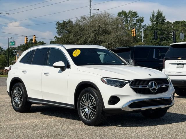 Used 2025 Mercedes-Benz GLC 300 4MATIC image 5