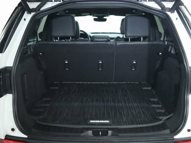 Used 2023 Land Rover Discovery Sport S image 36