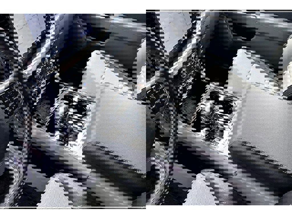 Used 2022 Ford F150 Lariat w/ Equipment Group 502A High AWD/4WD image 15