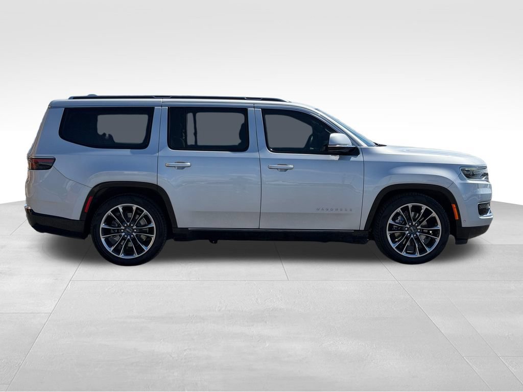 Used 2022 Jeep Wagoneer Series III w/ Premium Group I AWD/4WD image 7