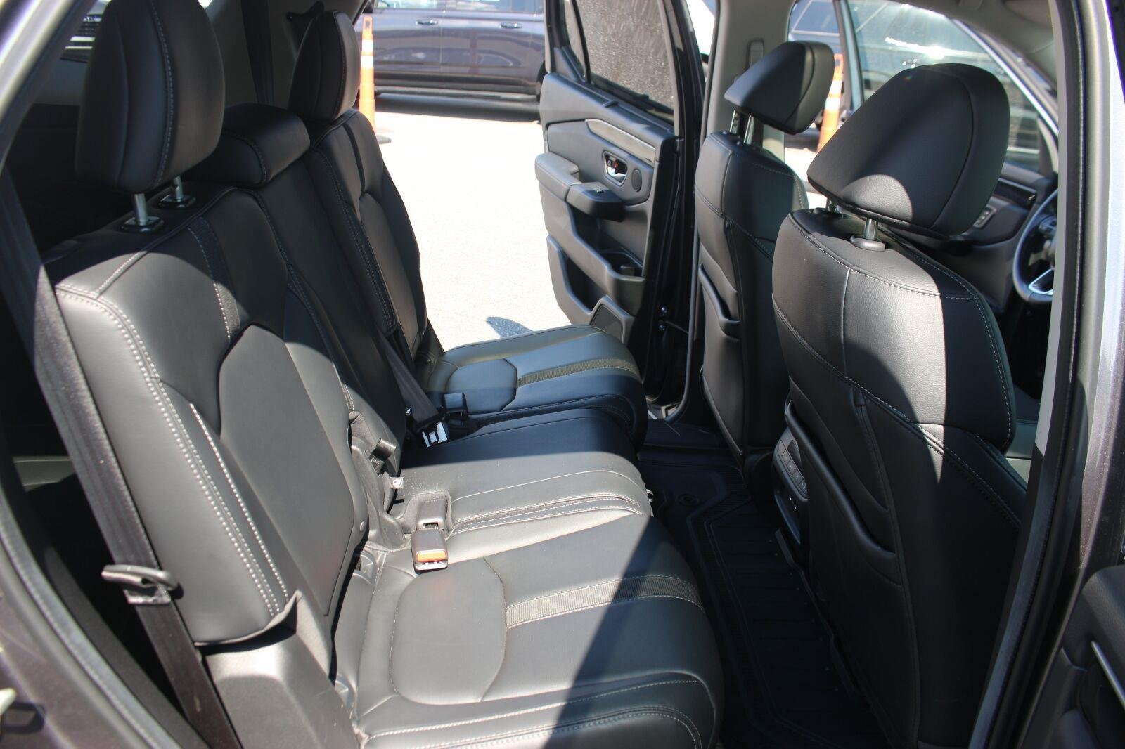 Used 2024 Honda Pilot Touring image 40