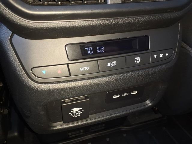 Used 2025 Honda Pilot TrailSport image 14