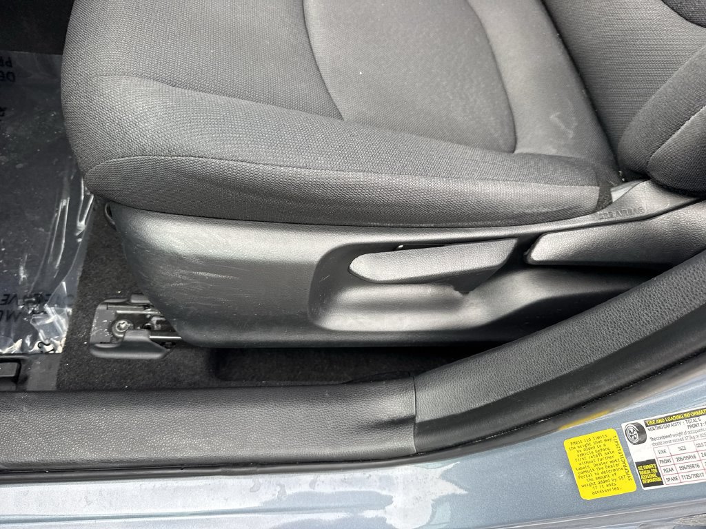 Used 2020 Toyota Corolla LE FWD image 40