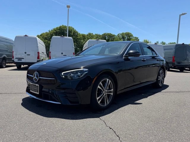 Used 2023 Mercedes-Benz E 350 4MATIC Sedan image 3