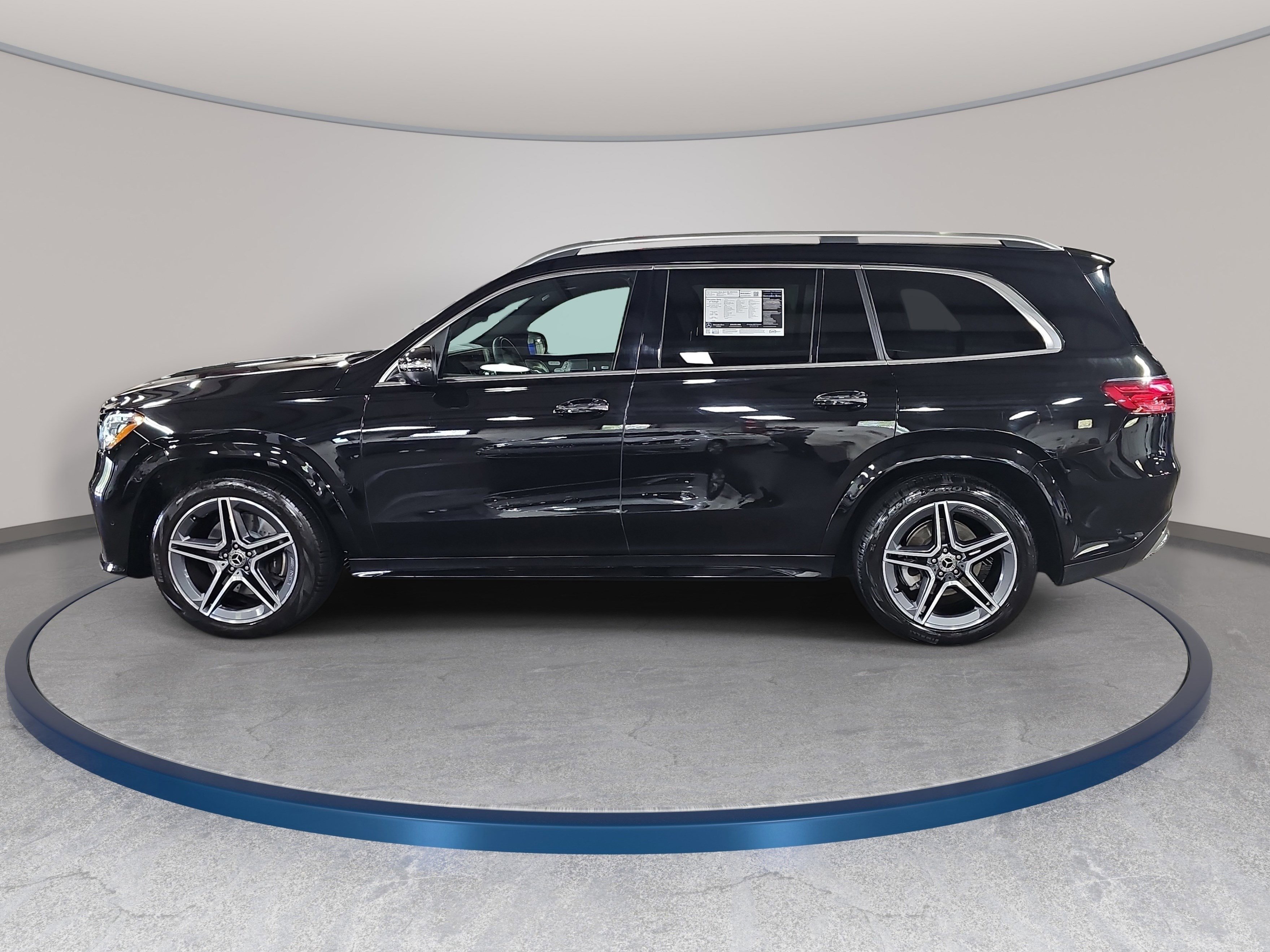 Used 2024 Mercedes-Benz GLS 450 4MATIC image 9