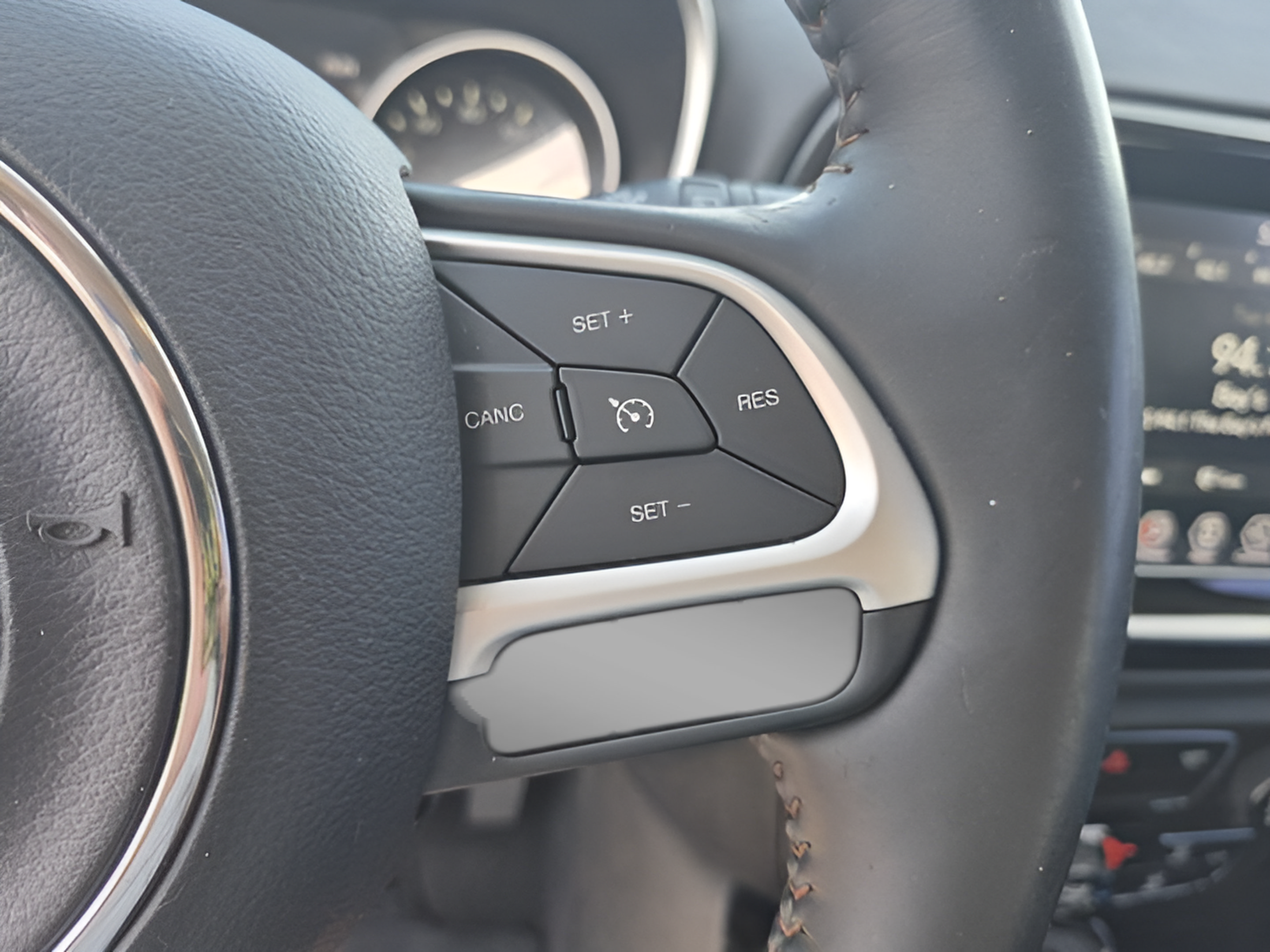 Used 2020 Jeep Compass Limited FWD image 29