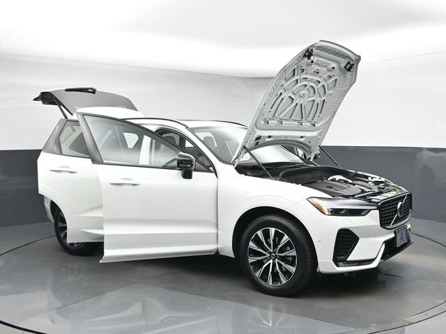Used 2024 Volvo XC60 B5 Plus w/ Protection Package Premier AWD/4WD image 45