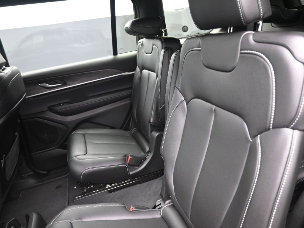 New 2025 Jeep Grand Cherokee L Limited w/ Black Appearance Package image 14