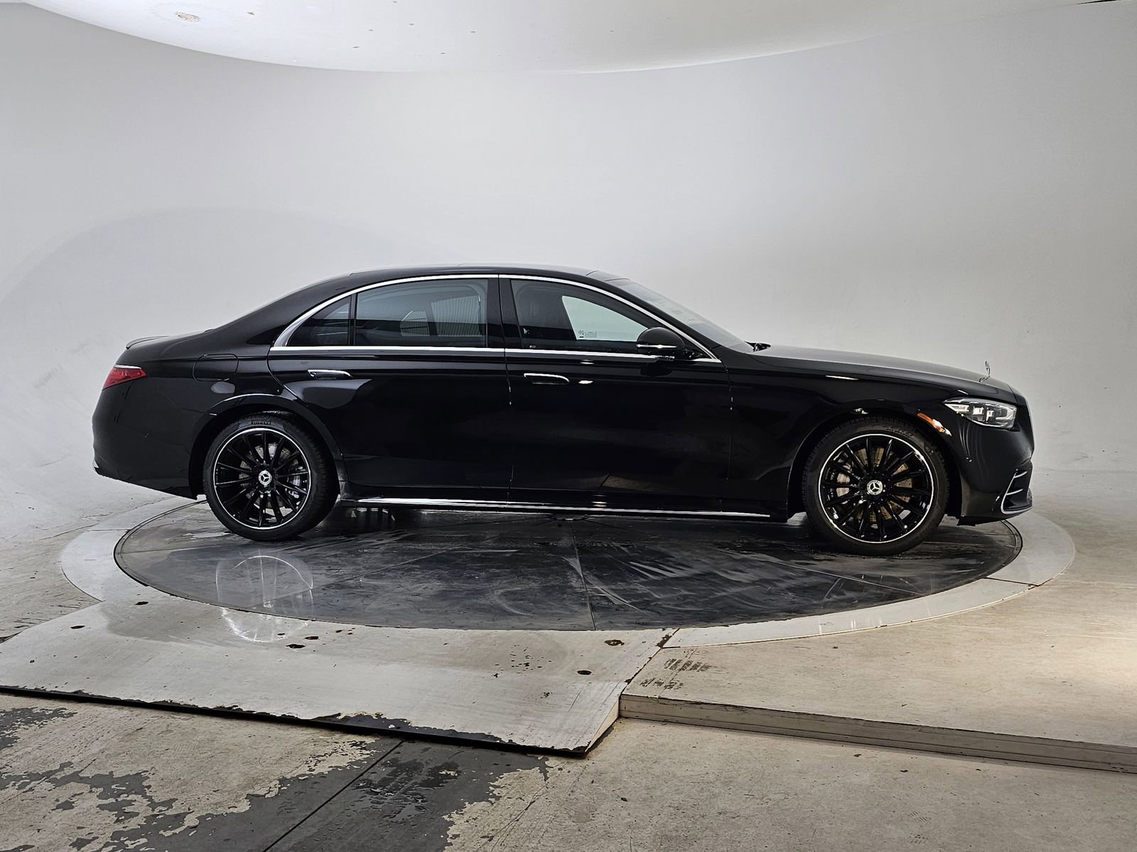 New 2026 Mercedes-Benz S 580 4MATIC Sedan image 4