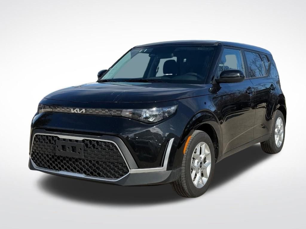 Used 2025 Kia Soul LX FWD image 7