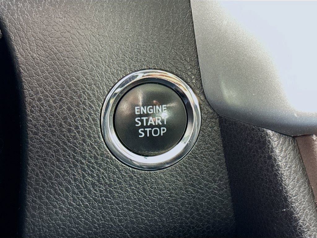 Used 2018 Toyota Highlander XLE AWD/4WD image 27
