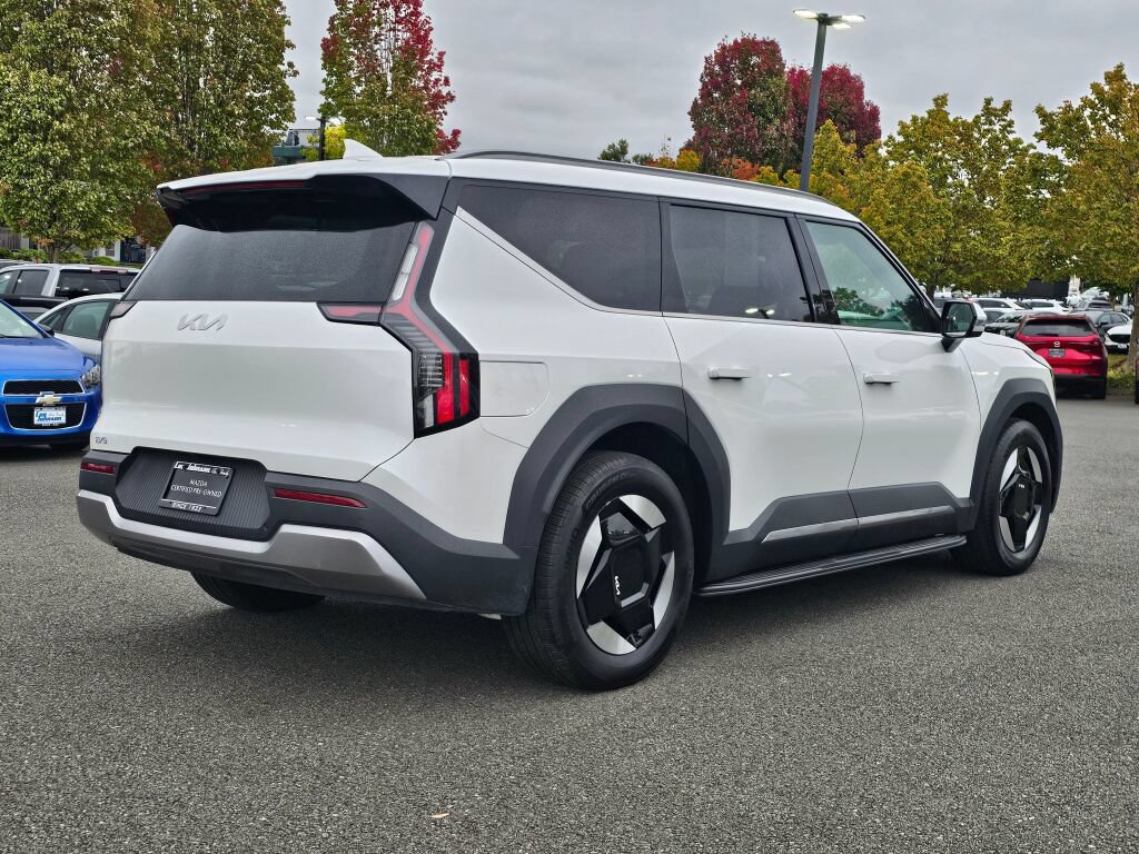 Certified 2024 Kia EV9 Wind AWD/4WD image 5