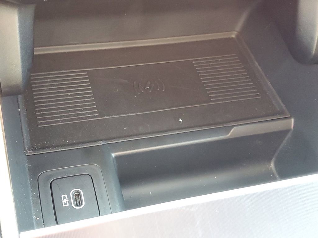 Used 2026 Land Rover Range Rover Velar Dynamic SE AWD/4WD image 24