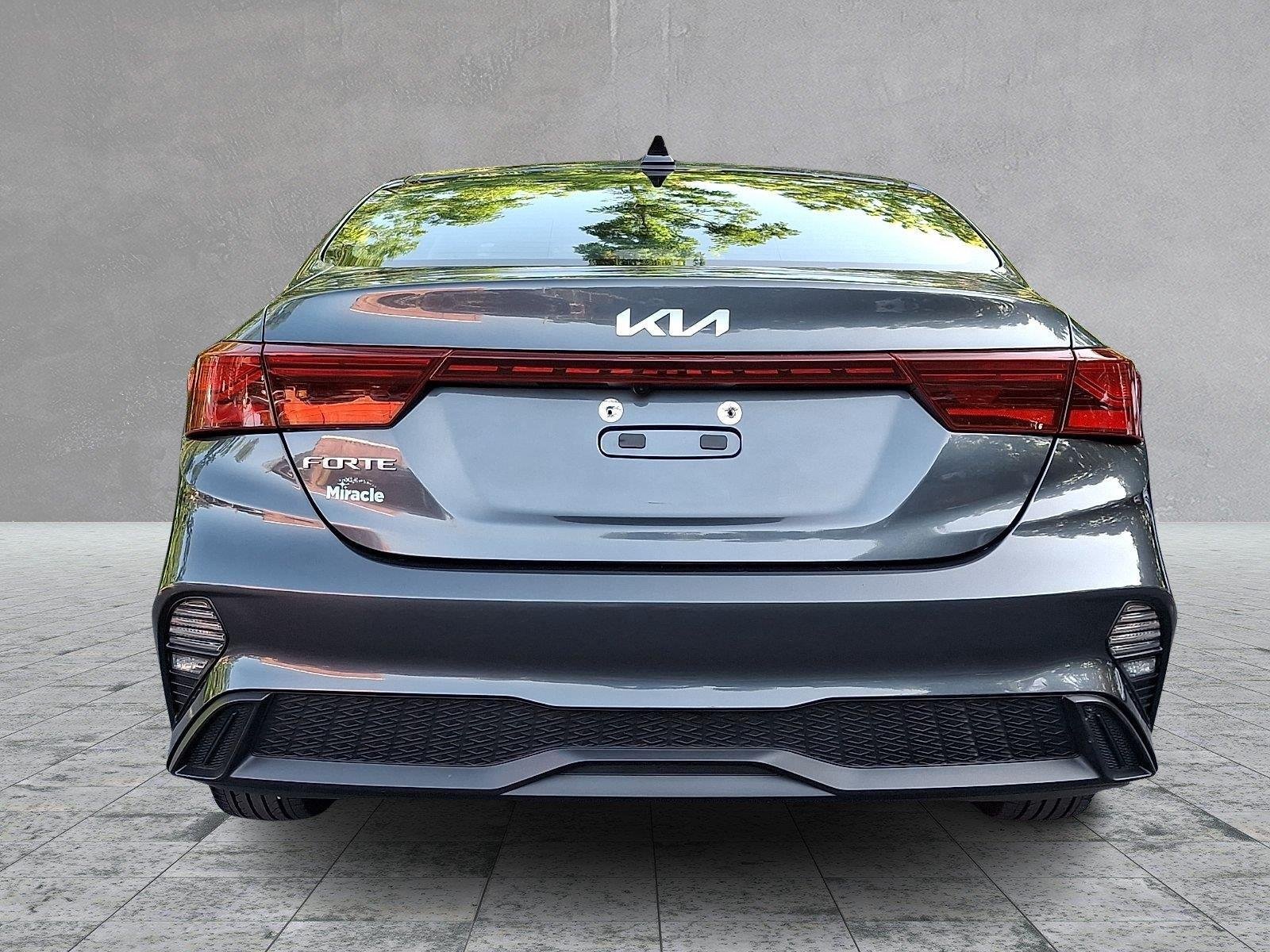 Used 2023 Kia Forte LXS w/ LXS Technology Package FWD image 5