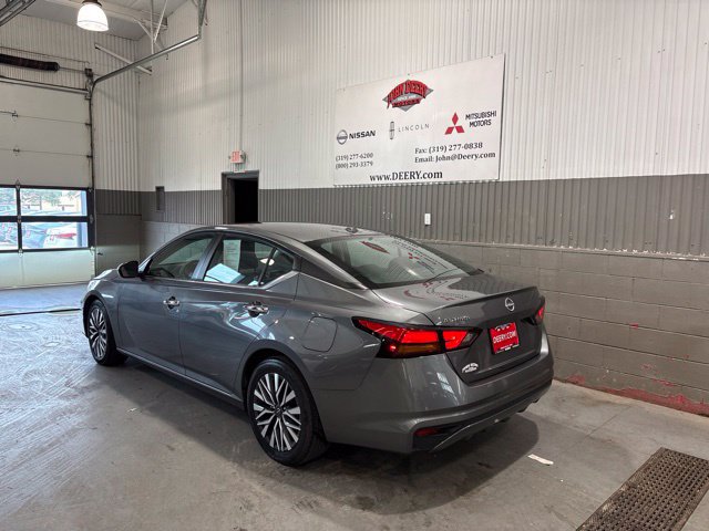 Used 2024 Nissan Altima 2.5 SV FWD image 6