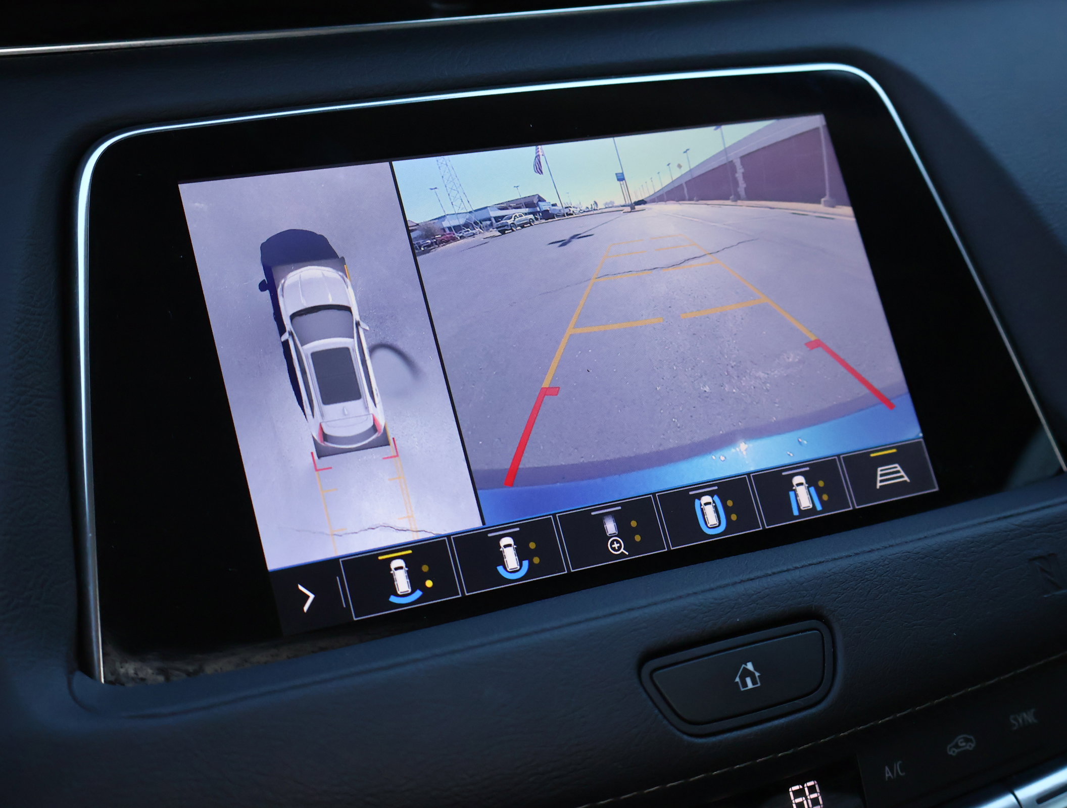 Used 2019 Cadillac XT4 Premium Luxury image 4