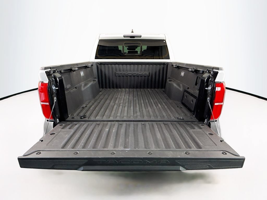 Used 2025 Toyota Tacoma Limited AWD/4WD image 28