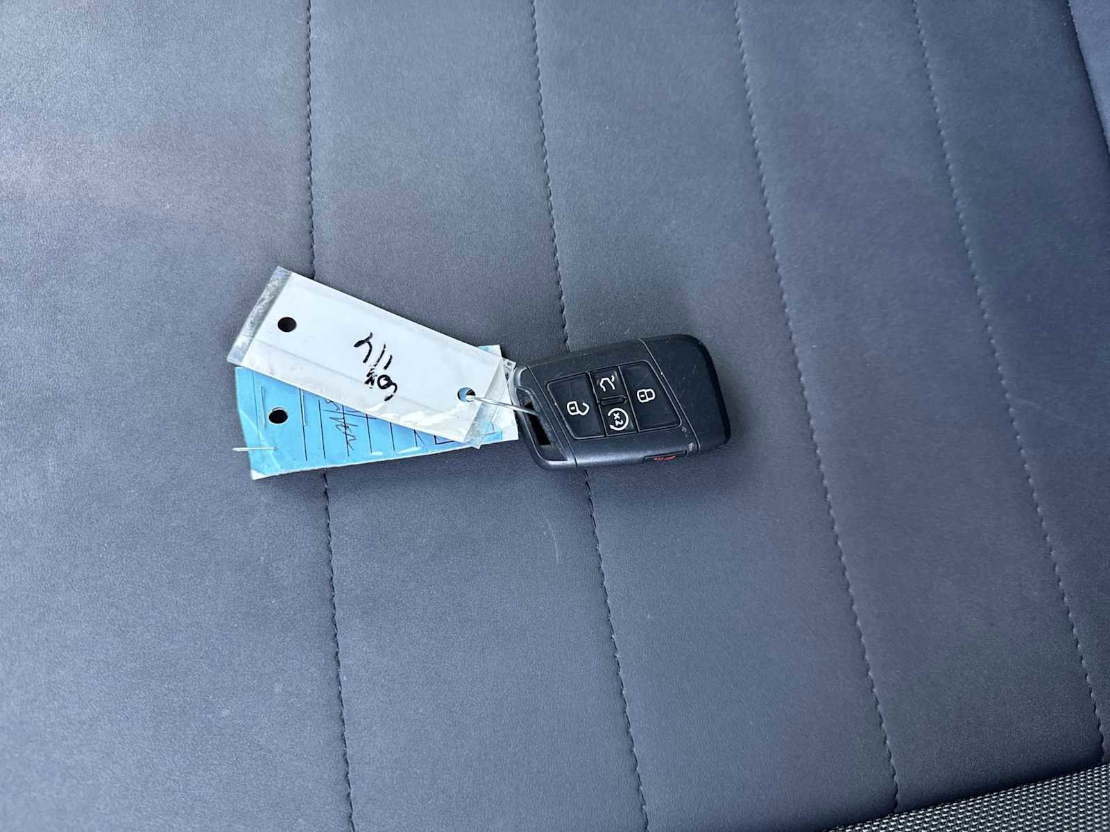 Used 2022 Volkswagen Taos SE image 32