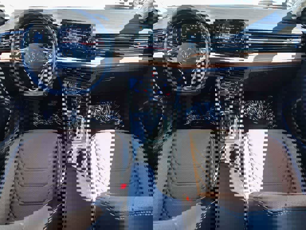 Used 2025 Volkswagen Jetta SEL image 11