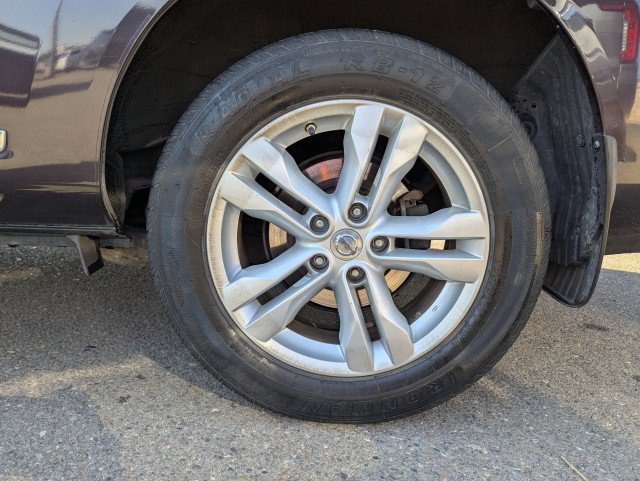 Used 2013 Nissan Rogue SV w/ Premium Pkg AWD/4WD image 25