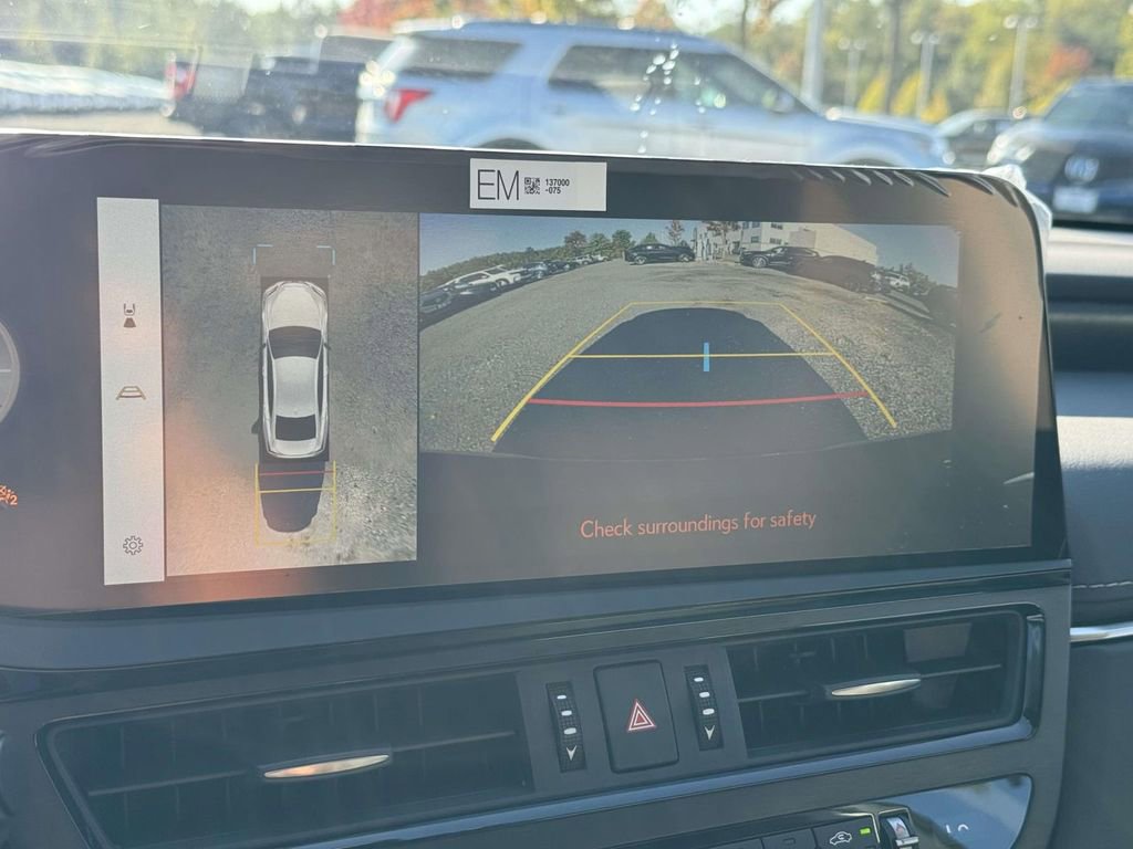 Used 2025 Lexus ES 350 w/ Luxury Package image 12