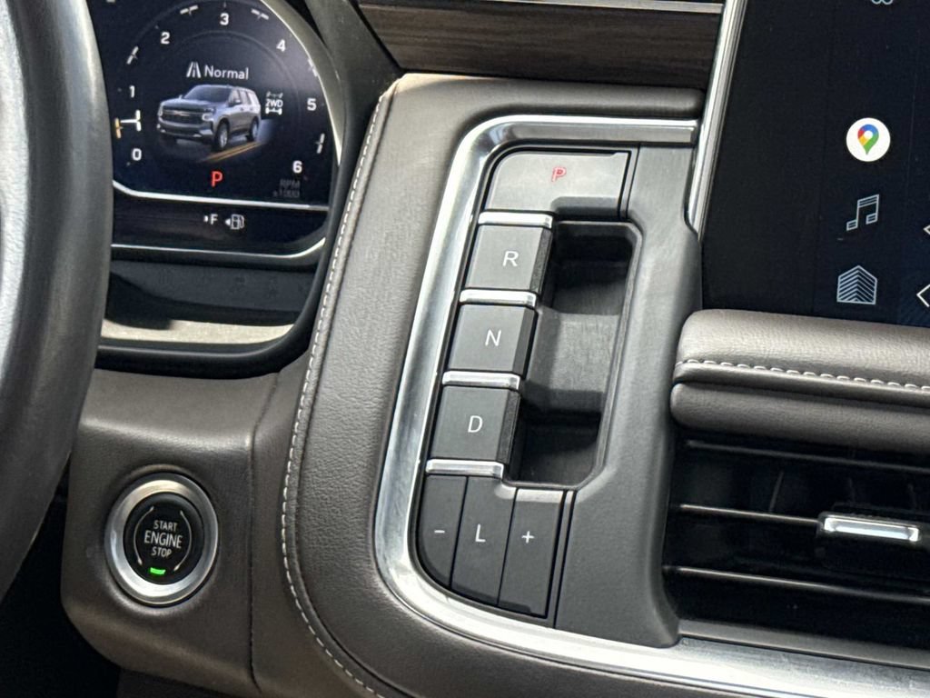 Used 2022 Chevrolet Tahoe Z71 w/ Luxury Package AWD/4WD image 17