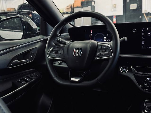 Used 2025 Buick Envista Sport Touring image 22