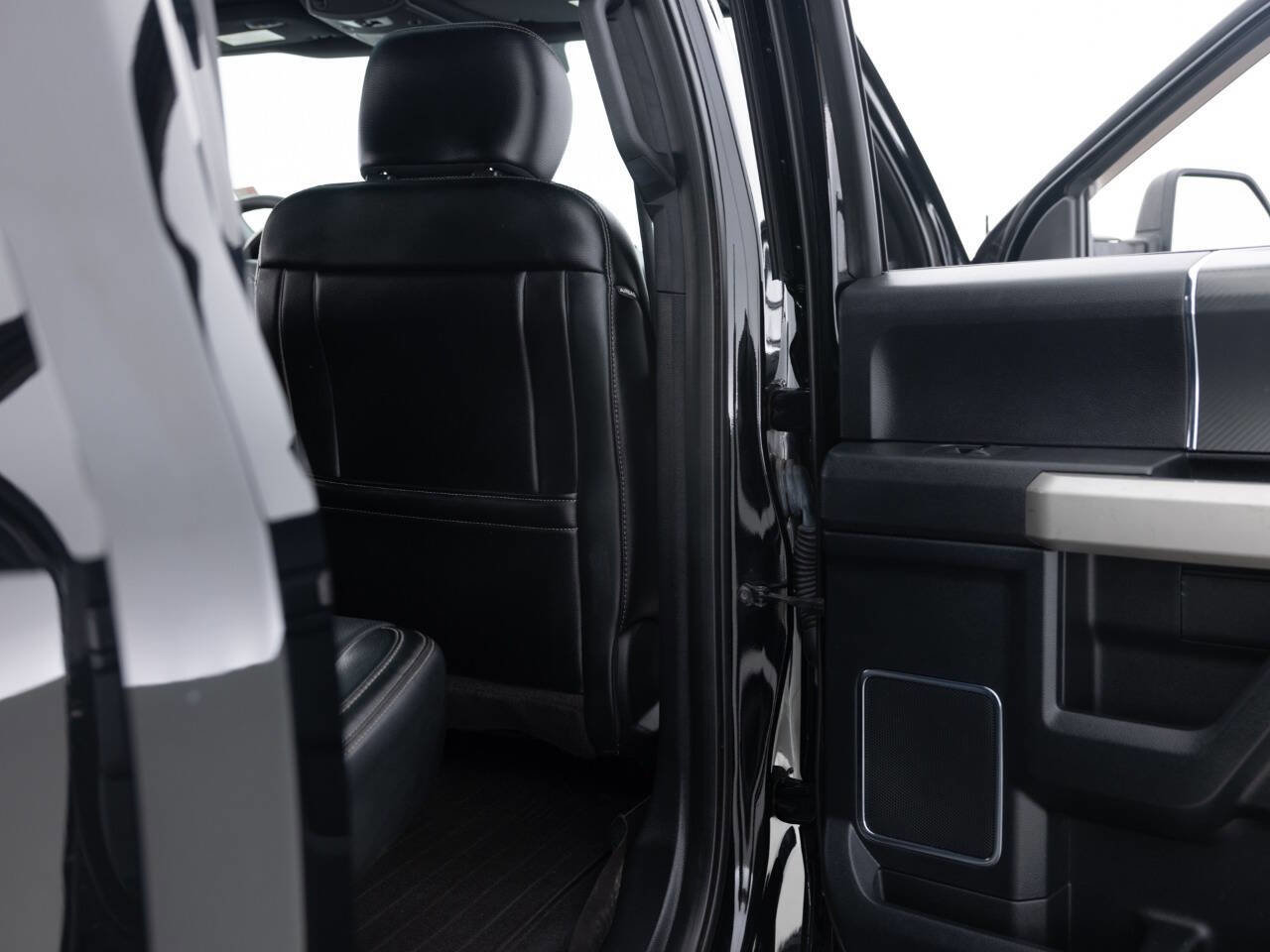 Used 2018 Ford F150 Lariat w/ Equipment Group 502A Luxury image 34