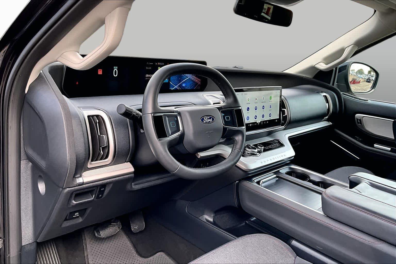 Used 2025 Ford Expedition Active RWD image 18