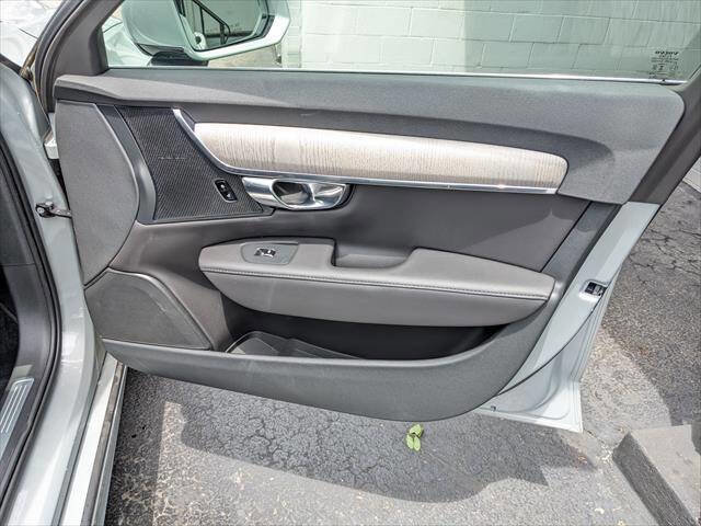 Used 2025 Volvo S90 B6 Plus AWD/4WD image 22