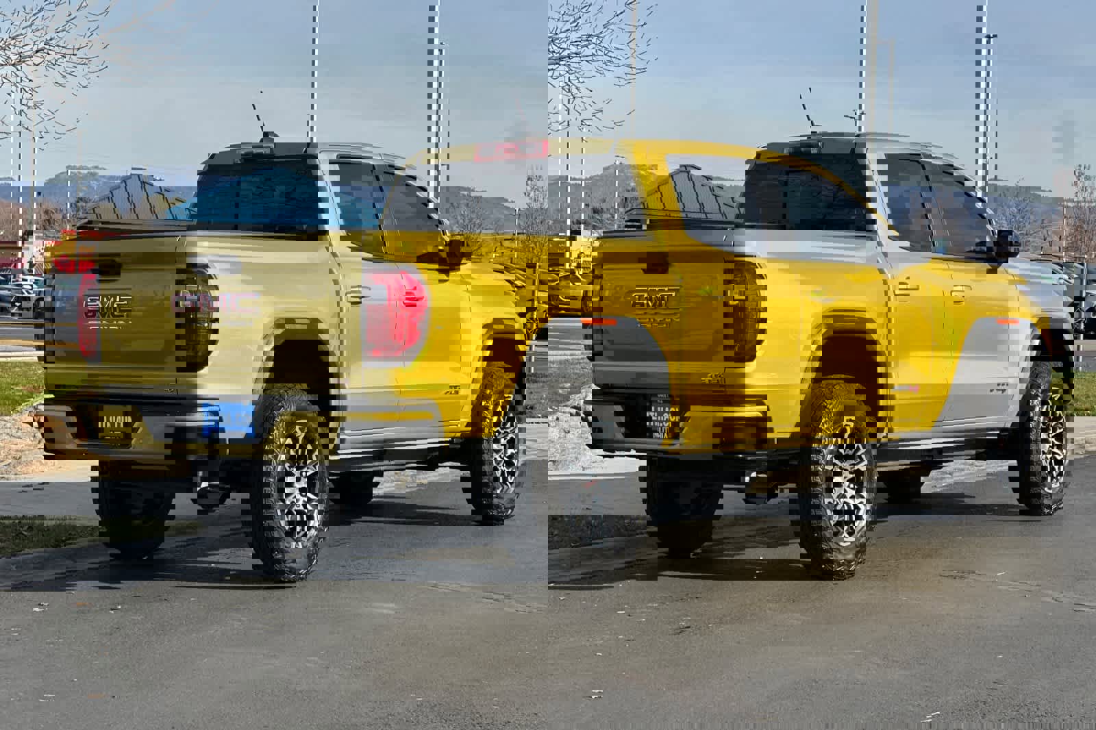 Used 2023 GMC Canyon AT4 w/ AT4 Premium Package image 2